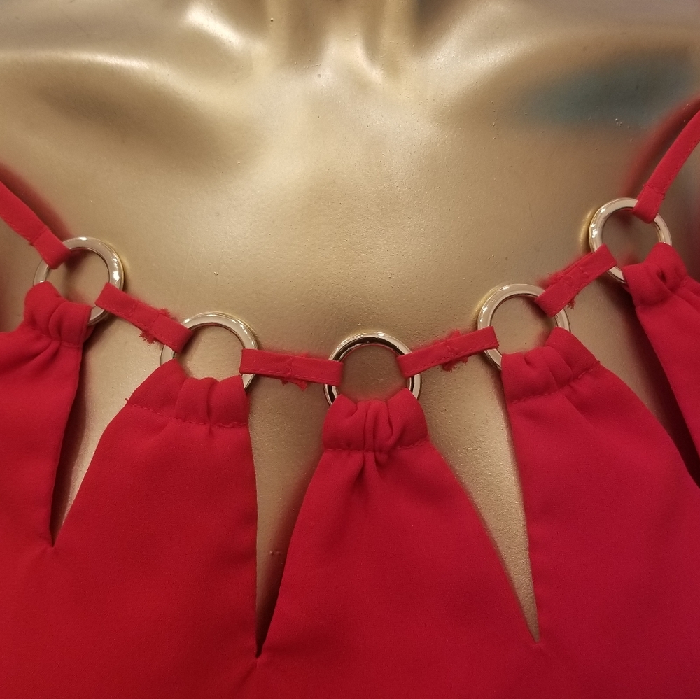 Cold Shoulder - Picture 4 of 6